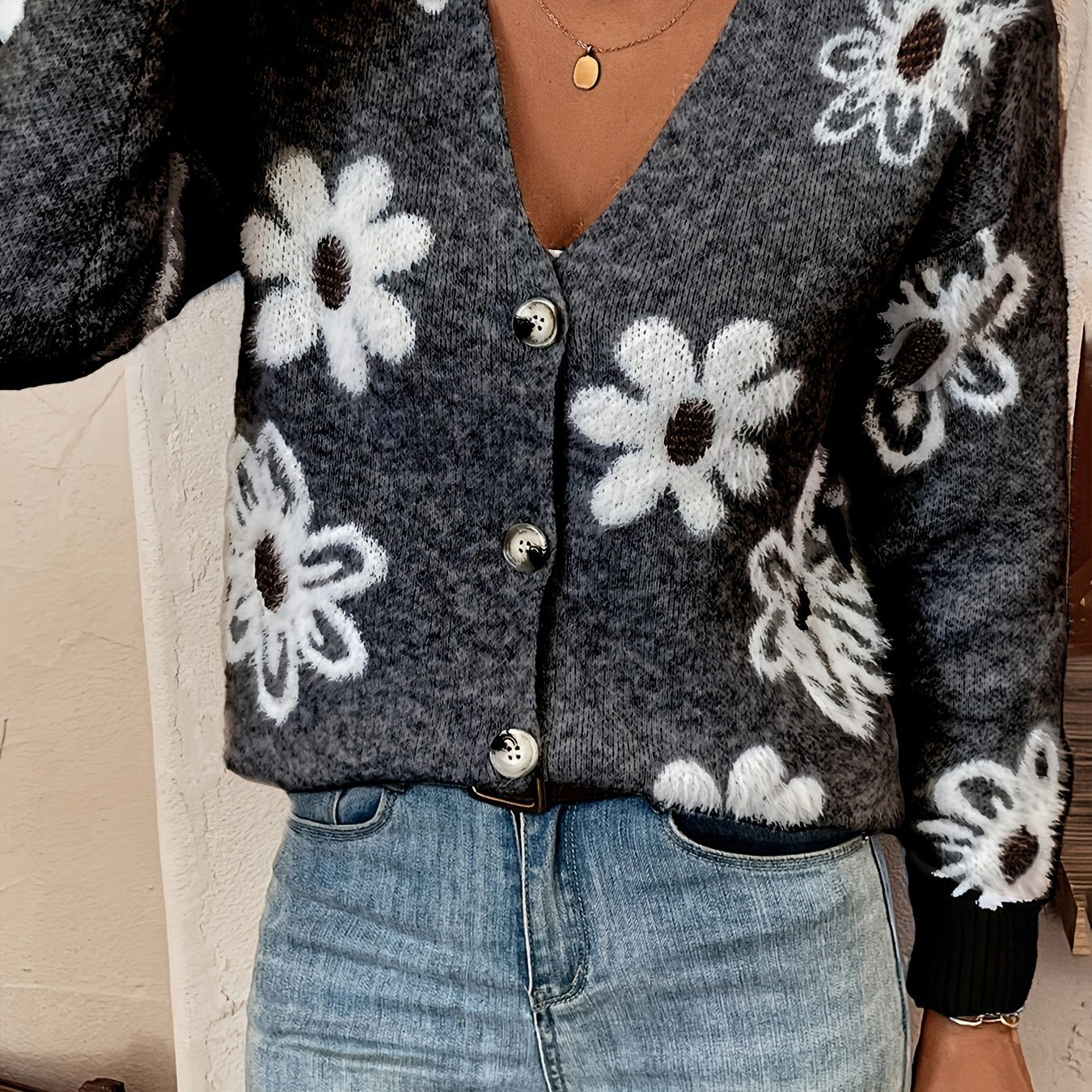 Amanda | Vintage Floral Knit Cardigan - Solfae