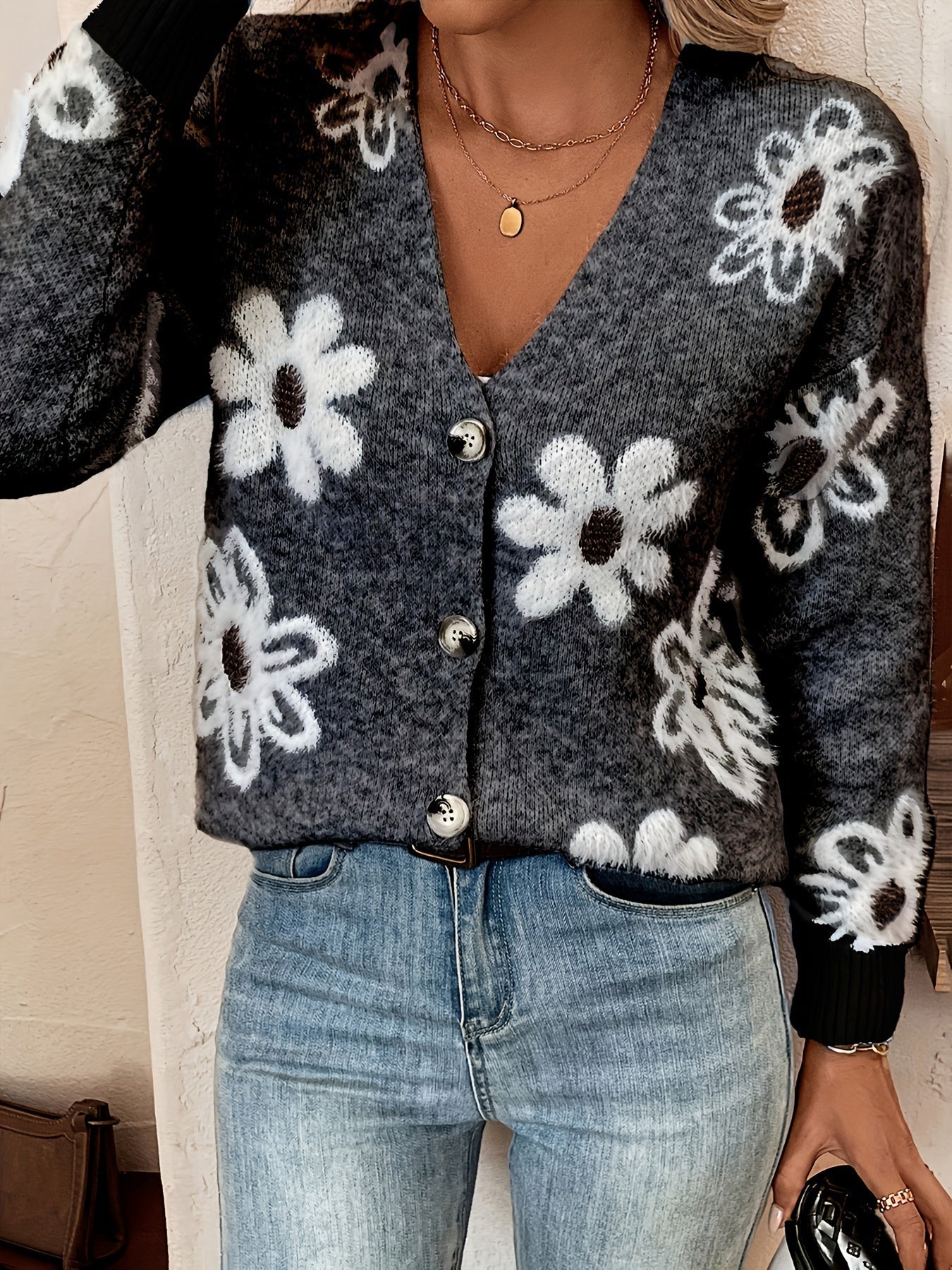 Amanda | Vintage Floral Knit Cardigan - Solfae