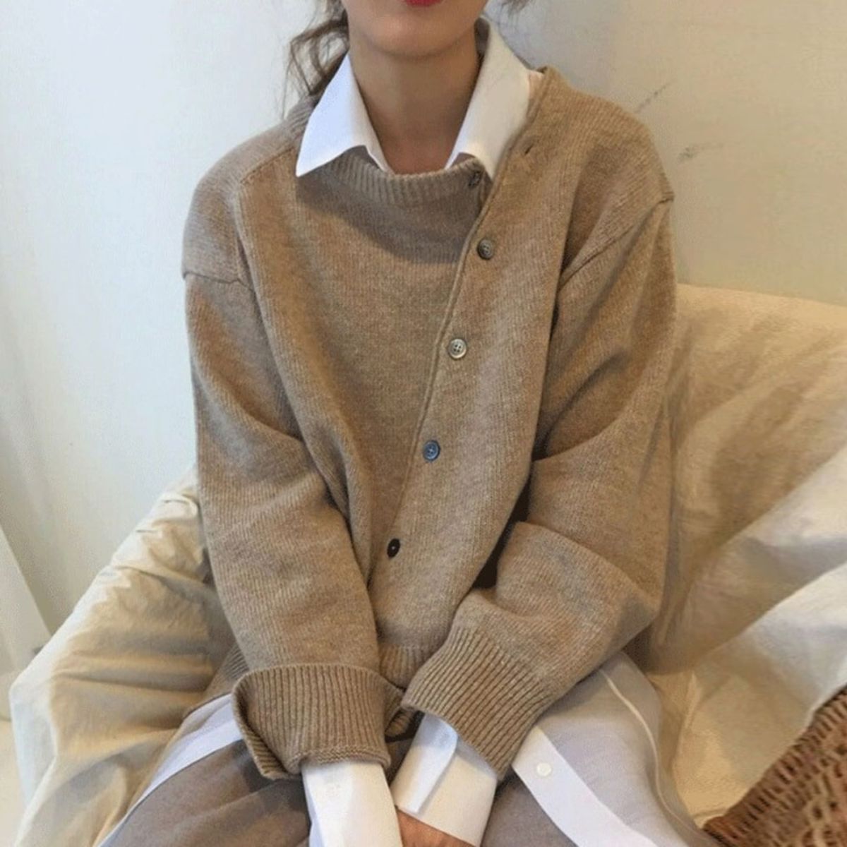 Angela | Elegant Asymmetric Knit Cardigan - Solfae