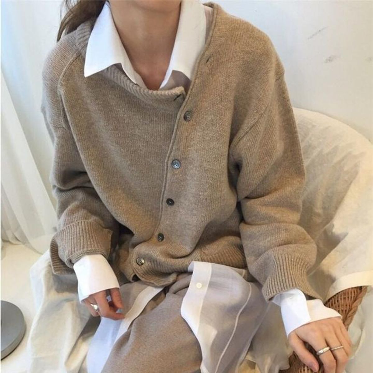 Angela | Elegant Asymmetric Knit Cardigan - Solfae