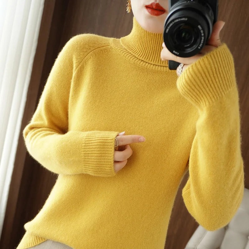 Christina | Elegant Turtleneck Cashmere Sweater - Solfae