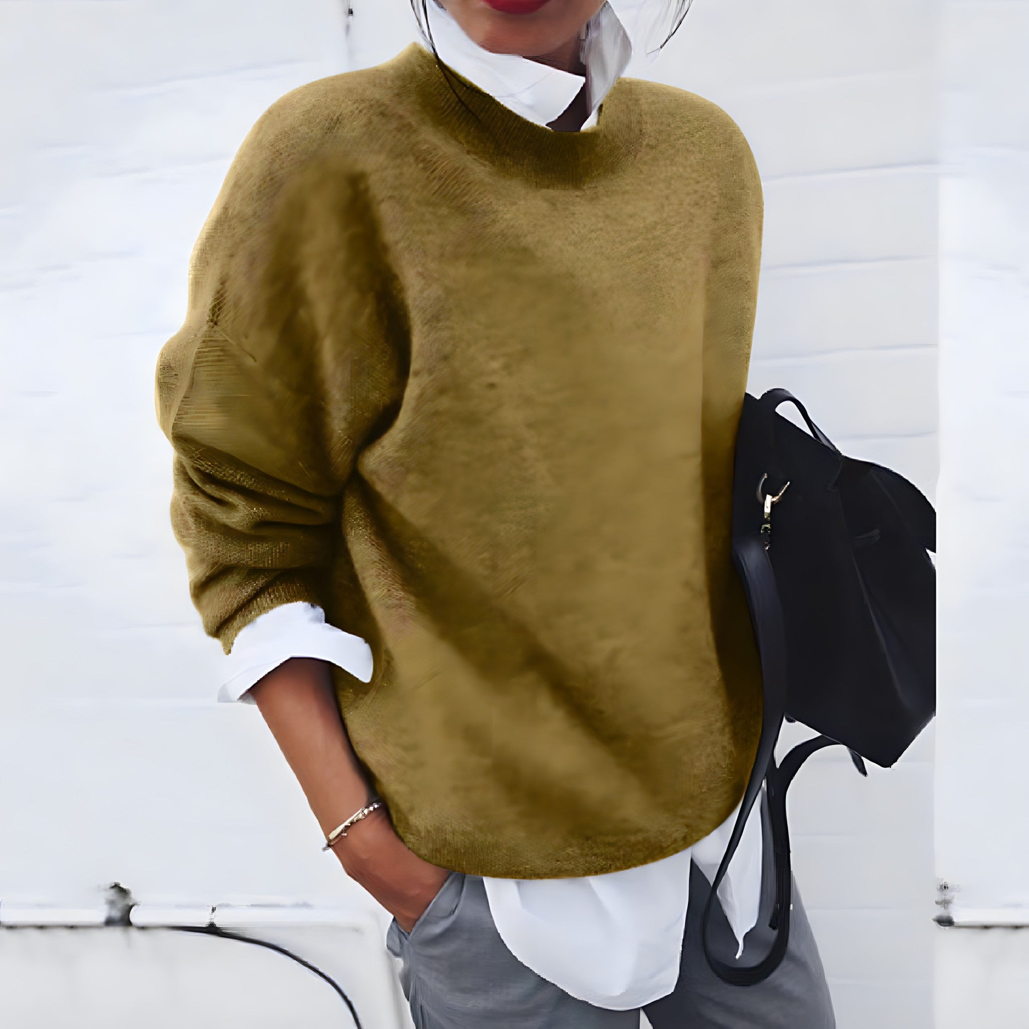 Christine | Elegant Cashmere Crewneck Sweater - Solfae