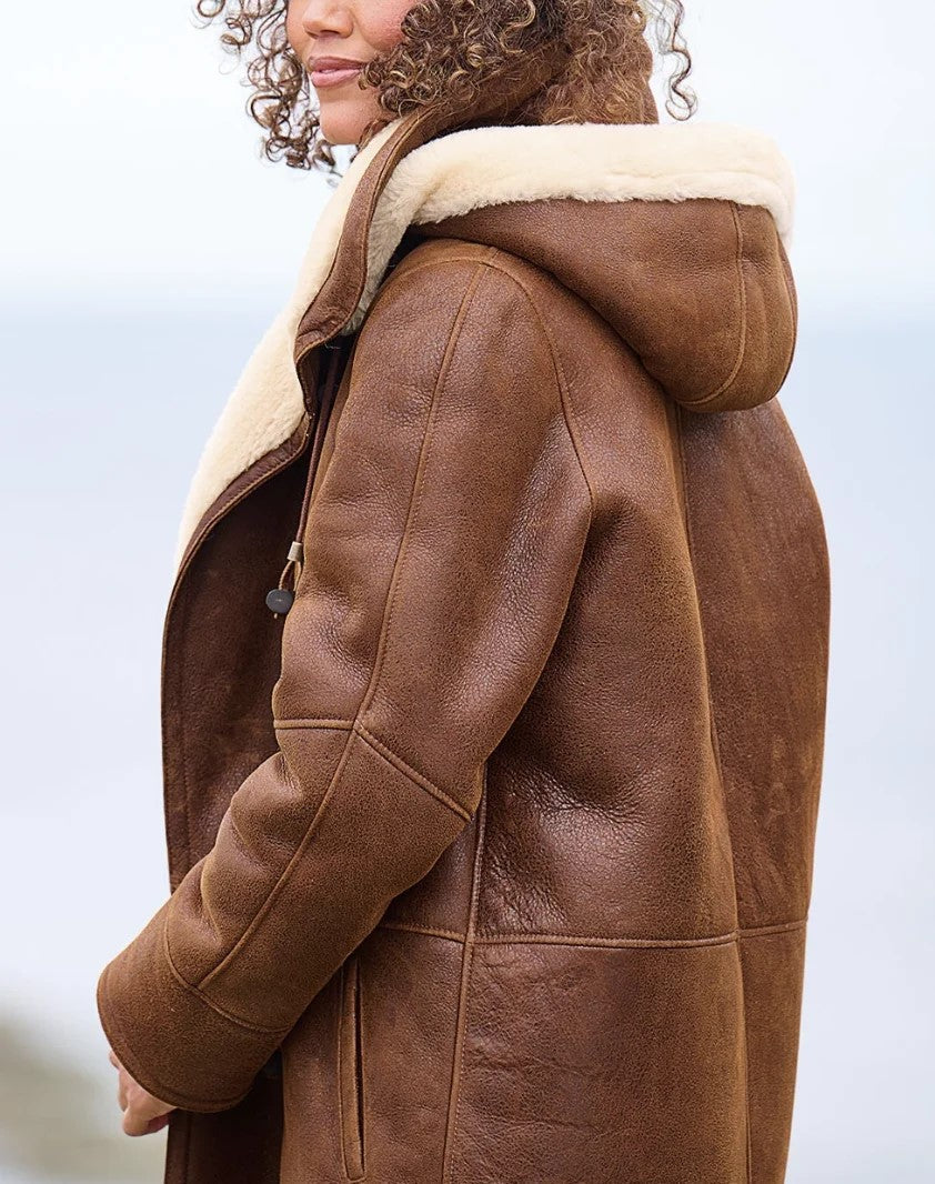 Christine | Elegant Shearling Hooded Coat - Solfae