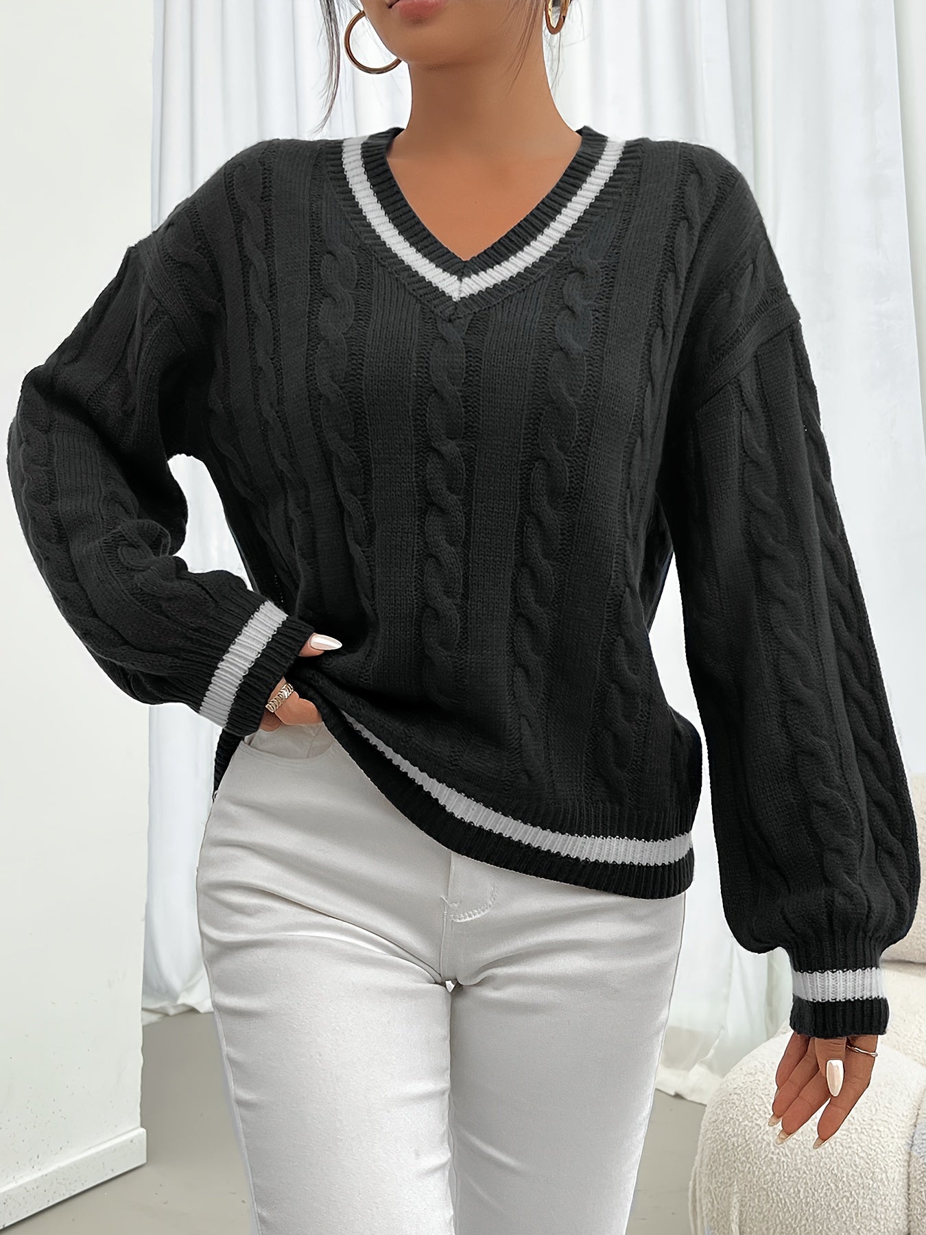 Danielle | Elegant Cable-Knit Varsity Sweater - Solfae