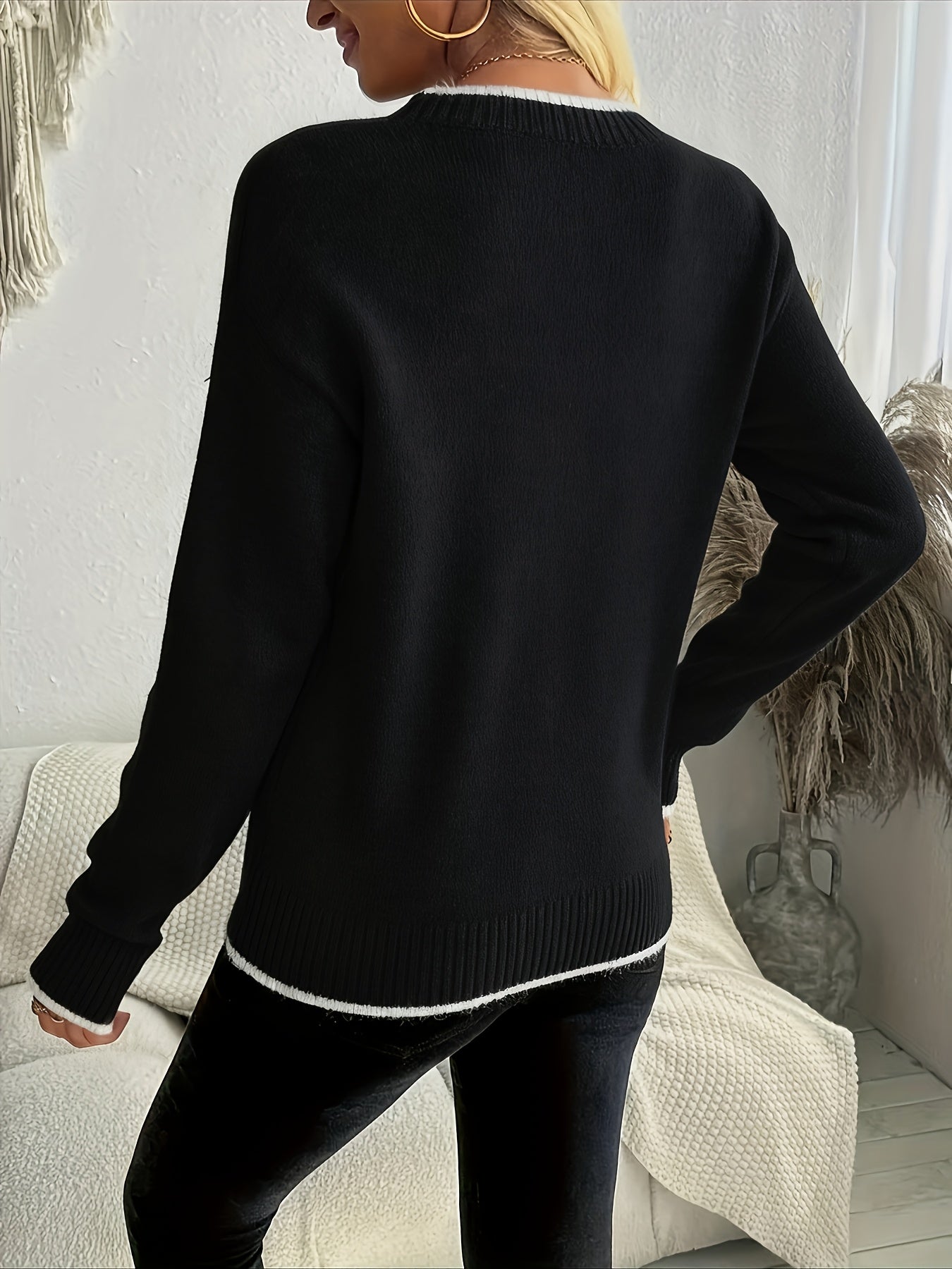 Danielle | Stylish Snowflake Knit Sweater - Solfae