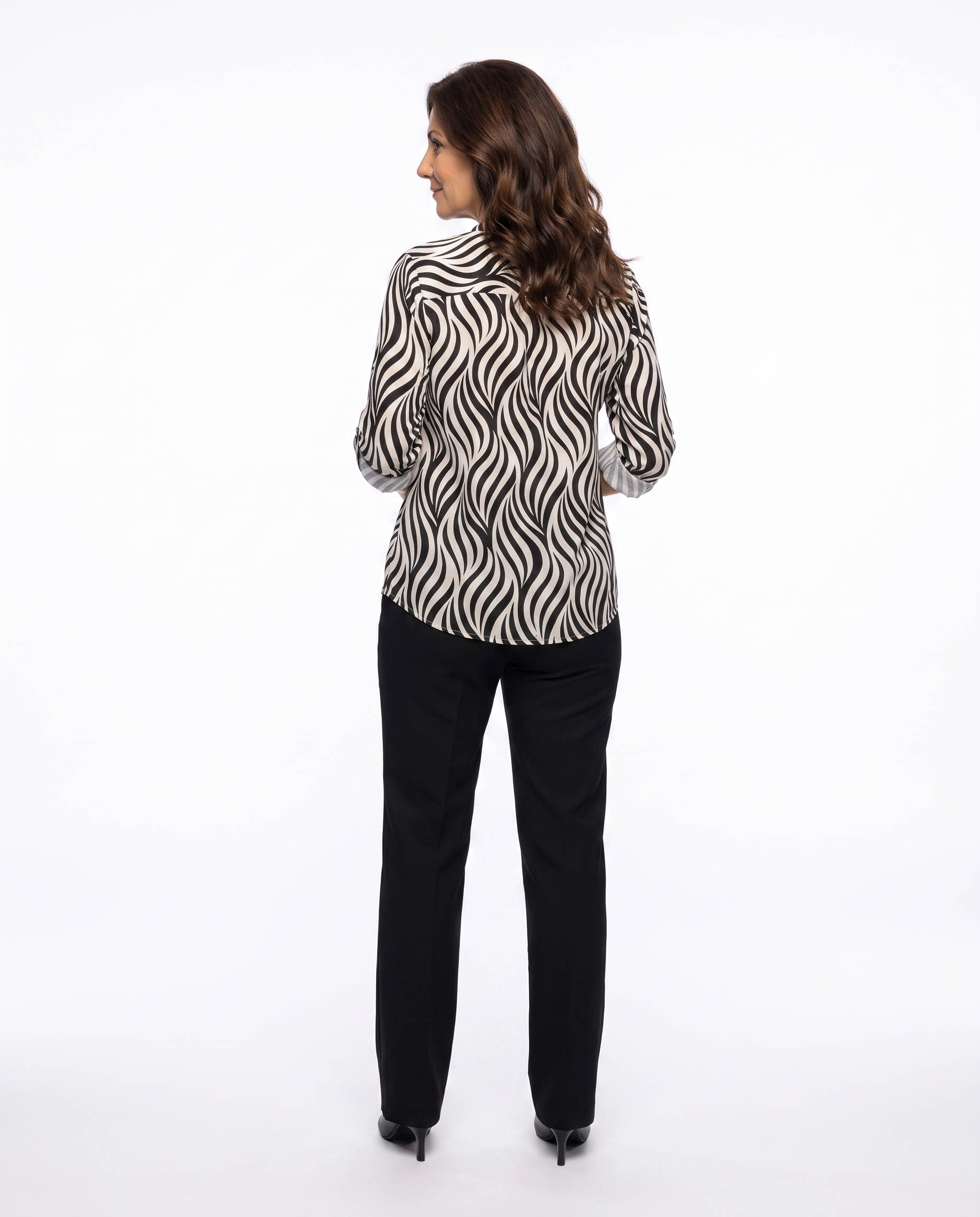 Danielle | Stylish Wavy Blouse - Solfae