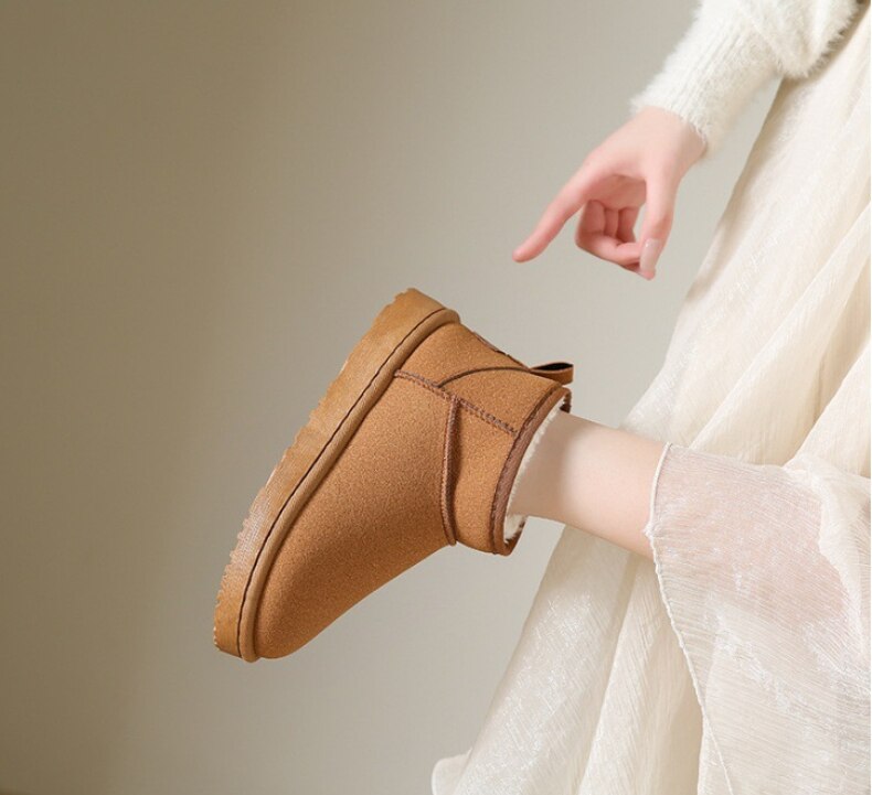 Jennifer | Comfortable Suede Ankle Boots - Solfae