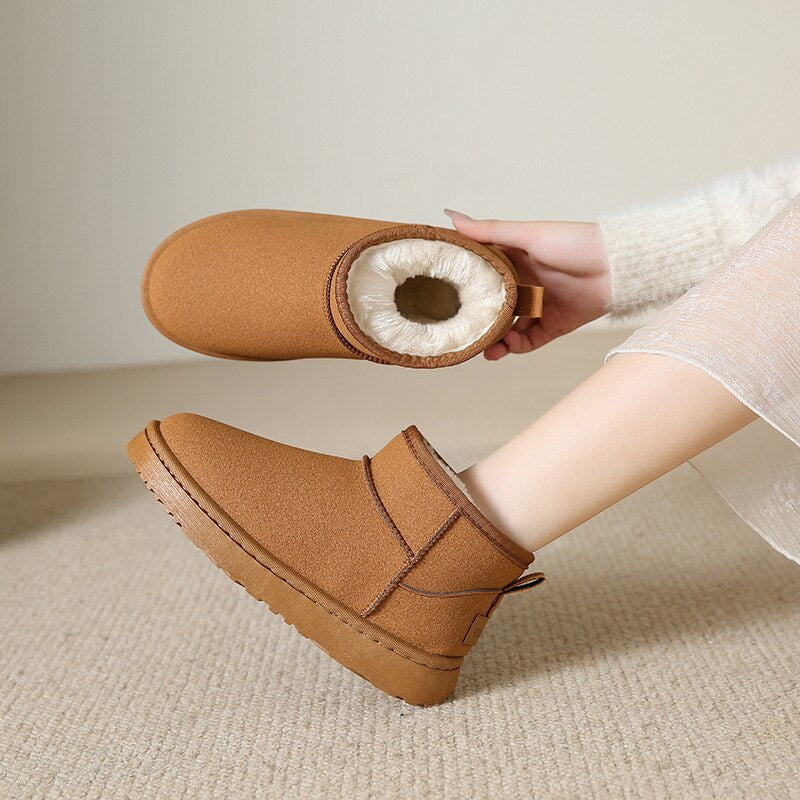 Jennifer | Comfortable Suede Ankle Boots - Solfae