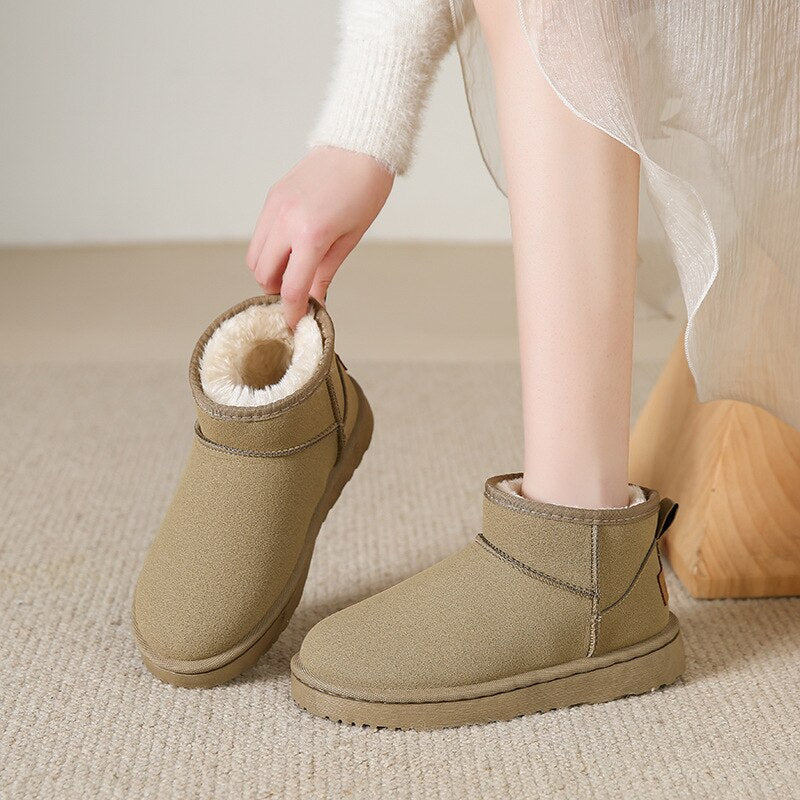 Jennifer | Comfortable Suede Ankle Boots - Solfae