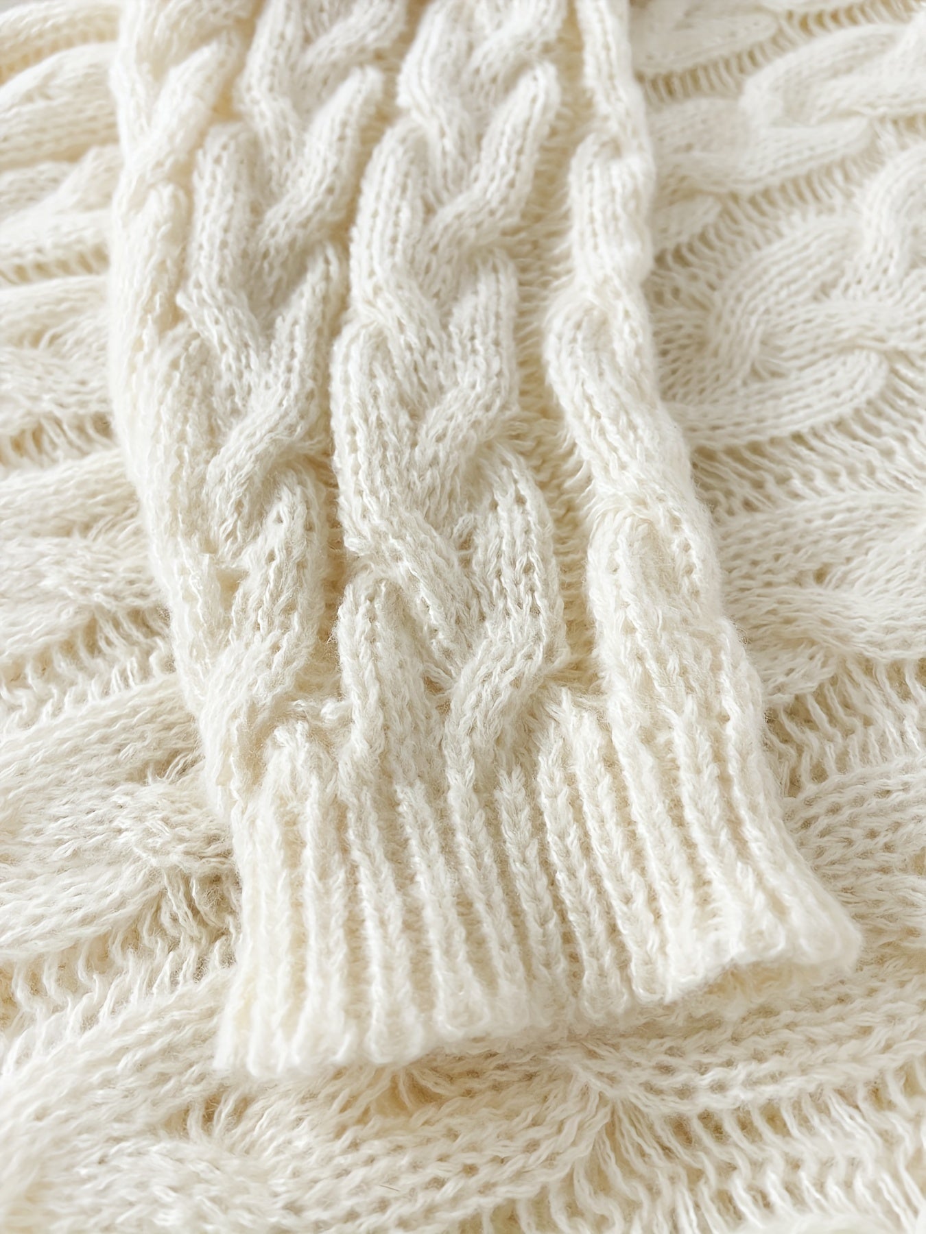 Jennifer | Elegant Cable-Knit V-Neck Sweater - Solfae