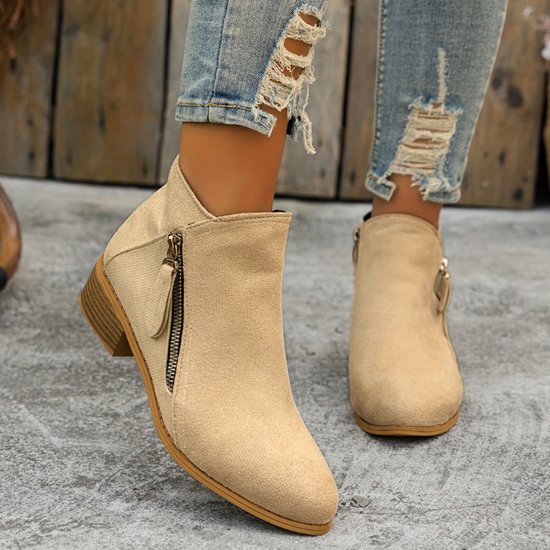 Joanna | Elegant Suede Ankle Boots - Solfae