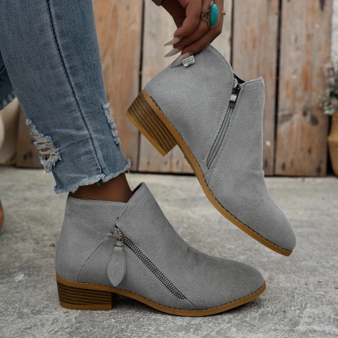 Joanna | Elegant Suede Ankle Boots - Solfae
