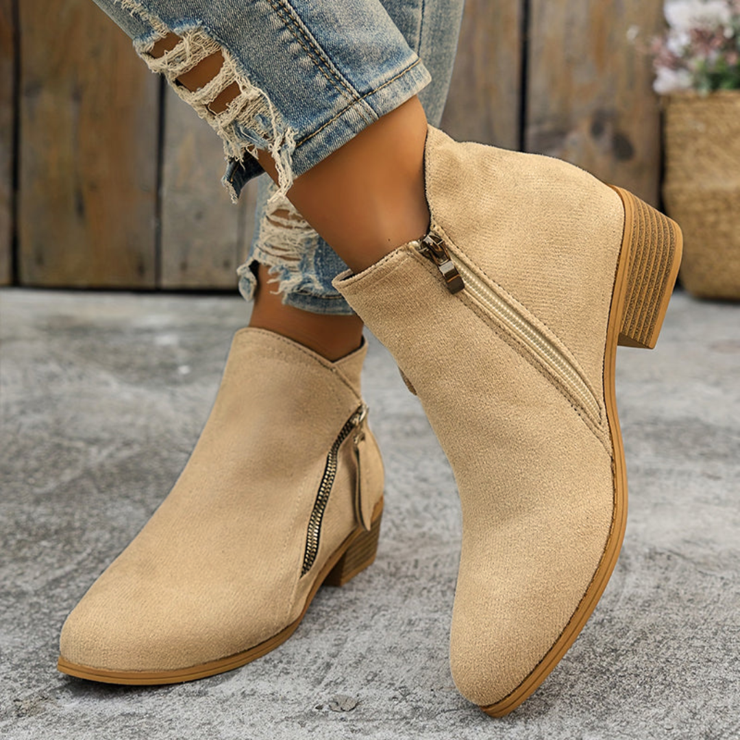 Joanna | Elegant Suede Ankle Boots - Solfae