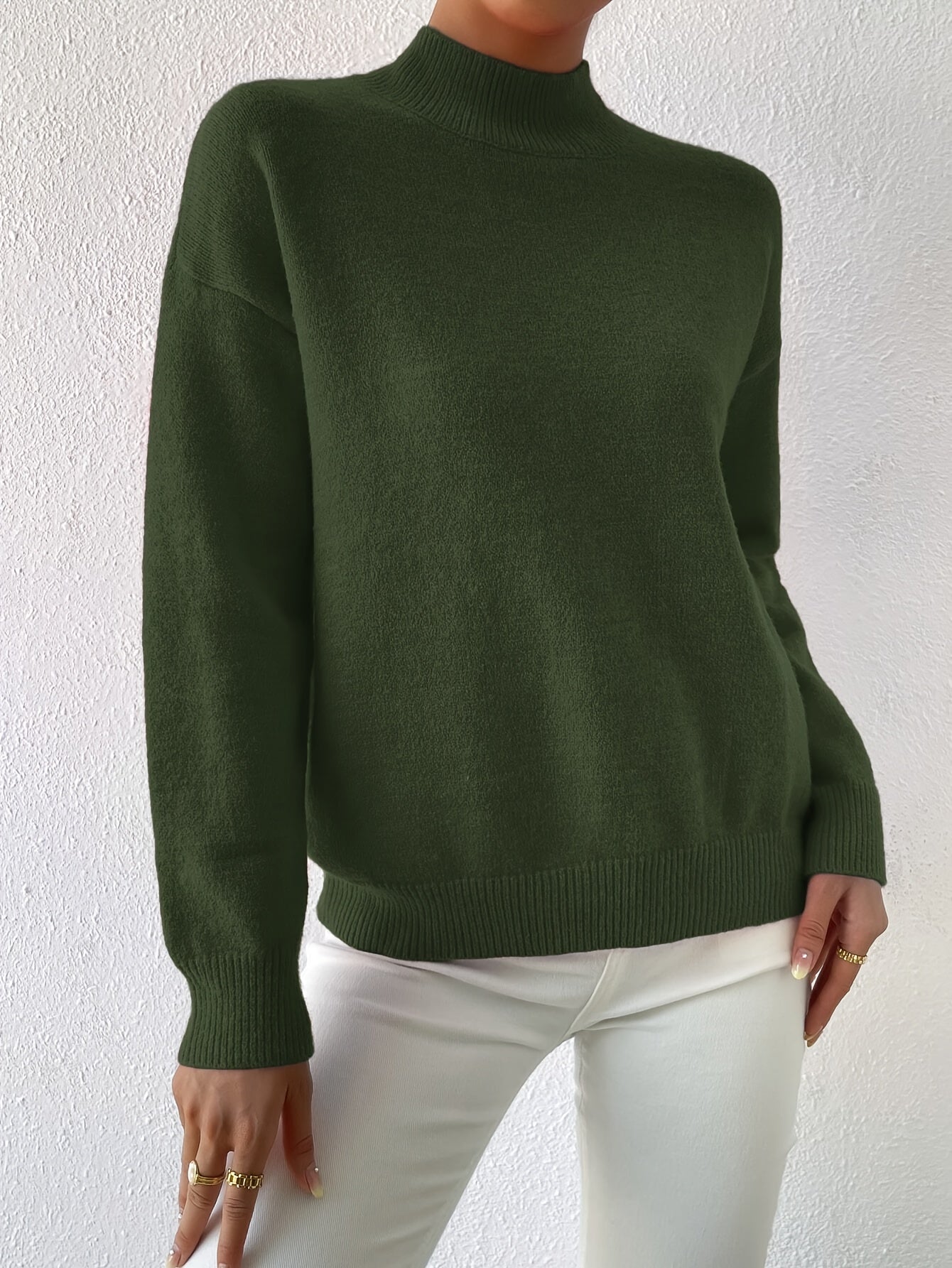 Kelly | Elegant Neck Knit Sweater - Solfae