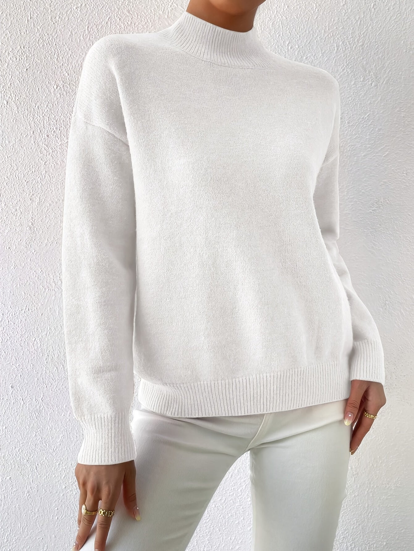 Kelly | Elegant Neck Knit Sweater - Solfae