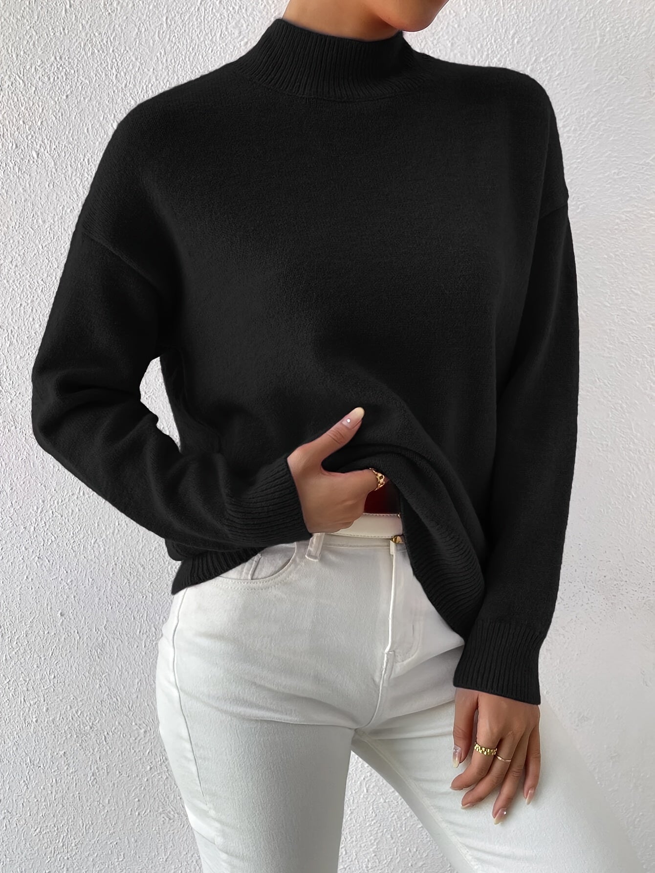 Kelly | Elegant Neck Knit Sweater - Solfae