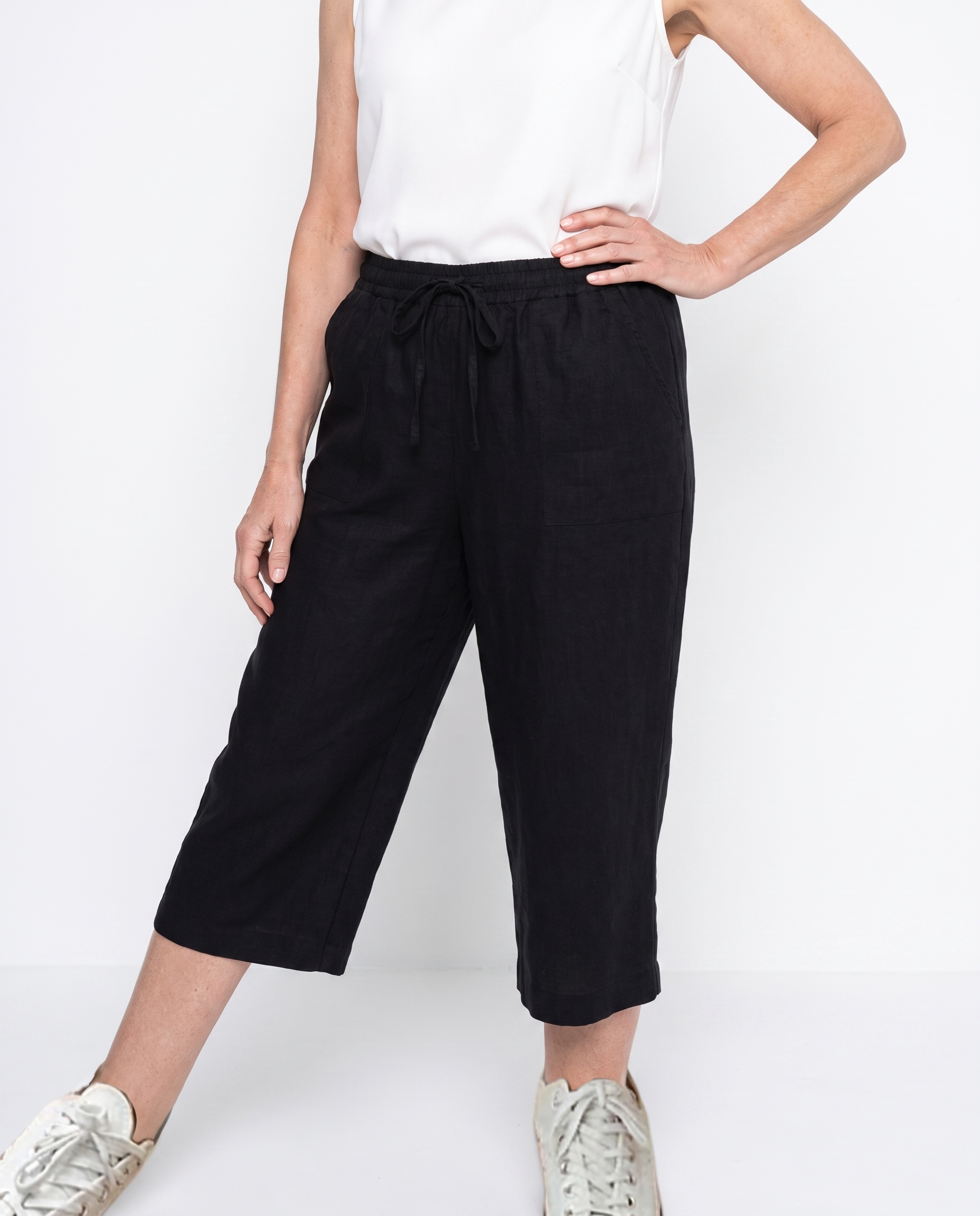 Kelly | Relaxed Cuffed Capri Pants - Solfae
