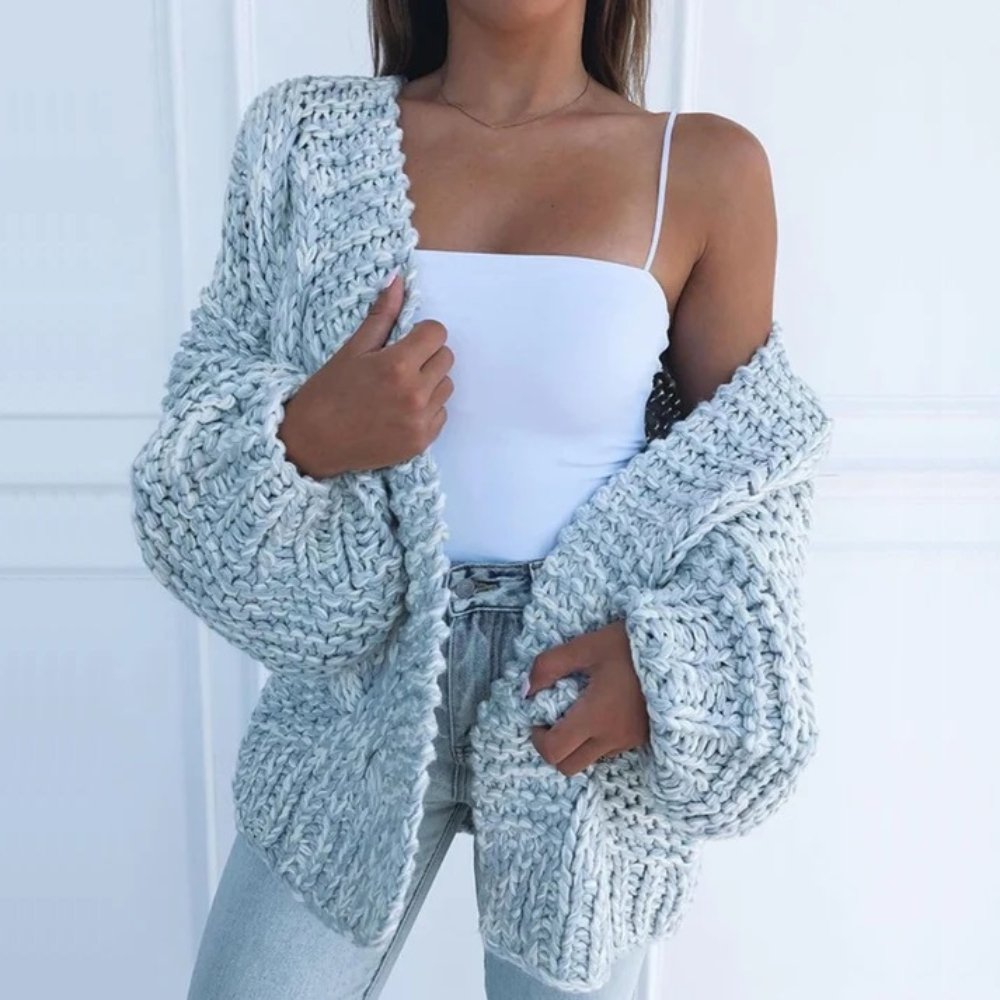 Vanessa | Elegant Chunky Cable Cardigan - Solfae