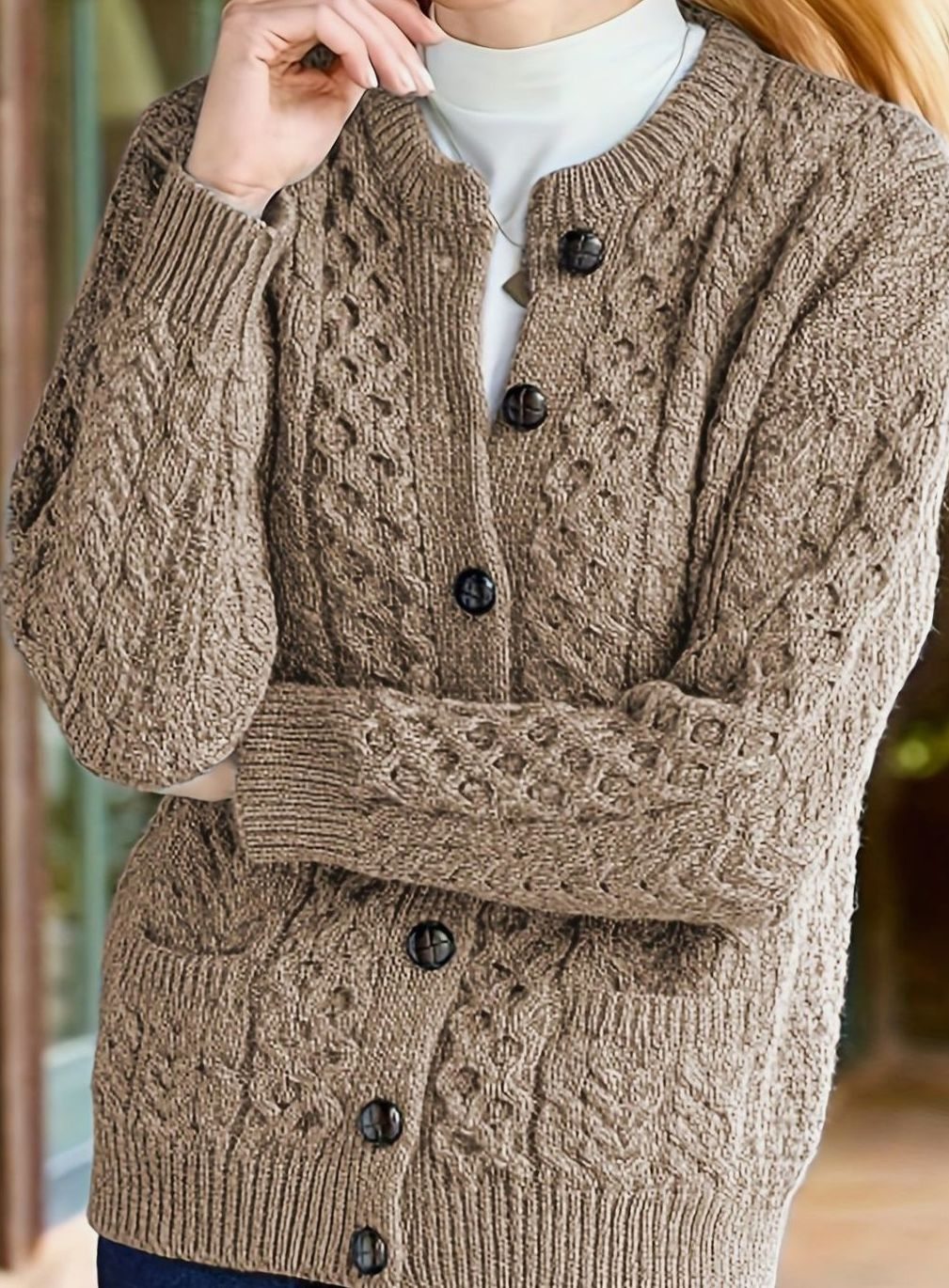 Victoria | Elegant Cable-Knit Button Cardigan - Solfae